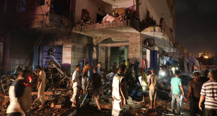 Двенадцать человек погибли в результате взрыва в аэропорту Йемена