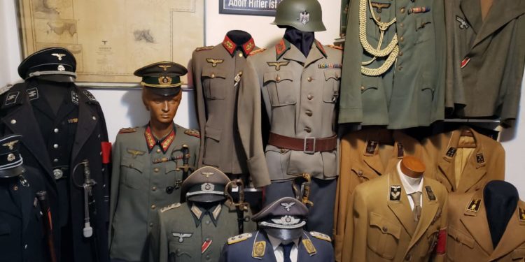 Poliția braziliană a găsit o colecție de obiecte naziste în valoare de 3 milioane de euro în locuința unui suspect de pedofilie