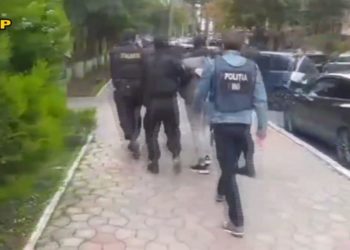 Au „golit” un șantier de construcții. Trei indivizi au furat bunuri de aproape jumătate de milion de lei | VIDEO