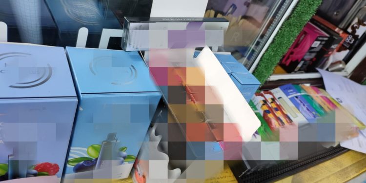 Vindeau țigări electronice fără acte. Mai mulți agenți economici au ajuns pe mâna INI