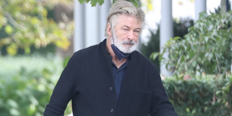 Prima declarație publică a lui Alec Baldwin, după ce a împușcat-o mortal pe Halyna Hutchins. „Inima îmi este frântă”