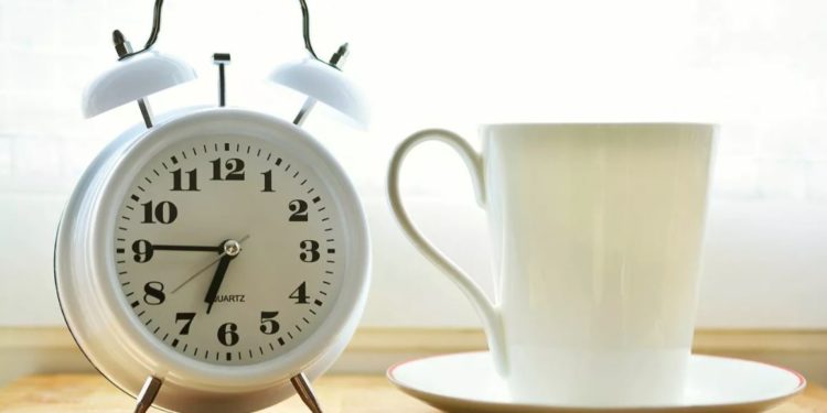 În curând vom trece la ora de iarnă: De când dormi cu o oră mai mult
