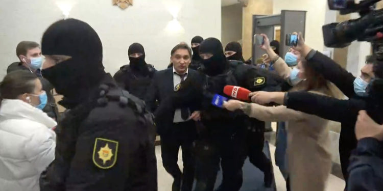 Oficial: Alexandr Stoianoglo a fost reținut. Ce acuzații i se aduc șefului suspendat al PG?