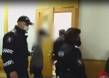 Cei trei minori care ar fi ucis în bătaie un bărbat, în fața magistraților. Declarațiile mamei unuia dintre suspecți | VIDEO