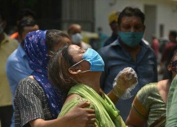 Власти Индии выплатят компенсации за каждую смерть из-за COVID-19