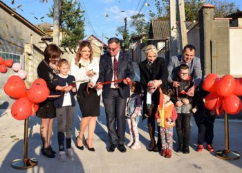 Echipa Partidului „ȘOR” continuă să construiască drumuri din beton, la Orhei | VIDEO