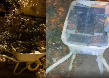 Prins cărând pavaj cu o roabă. Un bărbat băut, surprins de poliție în momentul comiterii unui furt | VIDEO