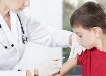 Когда будет принято решение о разрешении COVID-вакцинации детей старше 12 лет | VIDEO