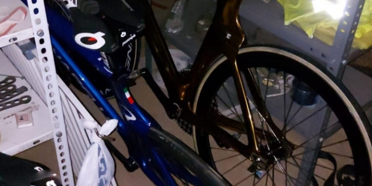 Patru români au furat bicicletele de 600.000 de euro ale lotului național de ciclism al Italiei