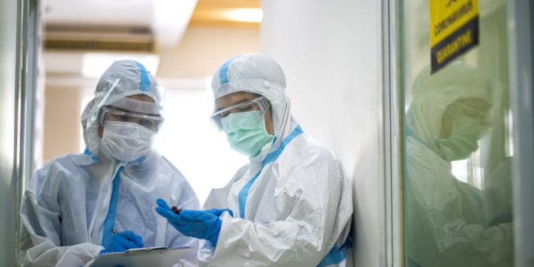 OMS critică țările în care medicii sunt nevaccinați: Faptul că milioane de angajați nu au fost încă imunizați reprezintă o condamnare