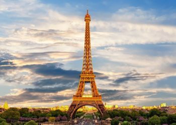 Экологи назвали катастрофическим будущий небоскреб в Париже