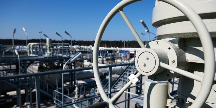 Германия приостановила сертификацию «Северного потока-2»