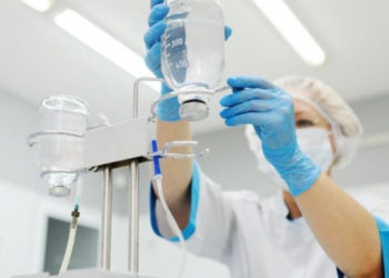 Школьник отравил 11 детей средством для очистки труб