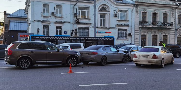 СМИ раскрыли детали ДТП с актрисой из «Зимней вишни» Еленой Сафоновой