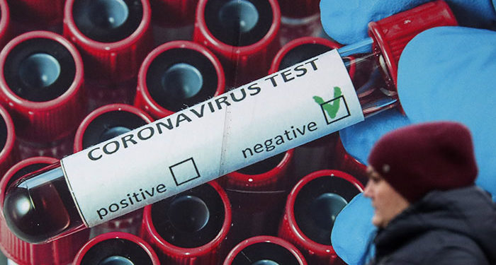 Не привившихся от COVID греков старше 60 лет будут штрафовать на 100 евро в месяц