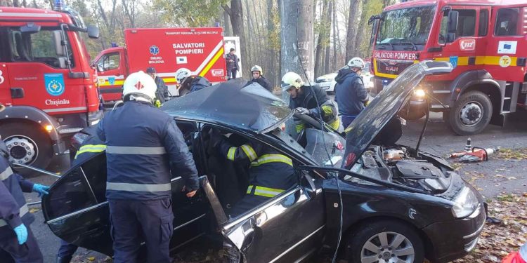 Accident de coșmar, în Chișinău: Un bărbat a murit, iar alți trei au ajuns la spital | FOTO