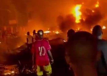 Более 100 человек погибли при взрыве бензовоза в Сьерра-Леоне