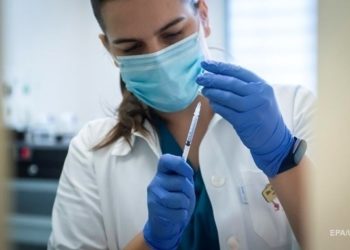 Вакцина эффективнее природного иммунитета – ученые