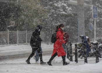Пекин засыпало снегом, в стране резкое похолодание