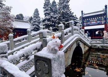 На Китай обрушились мощные снегопады: Закрыты автомагистрали и школы