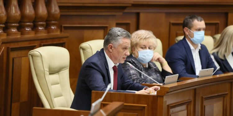 Majoritatea parlamentară a PAS a respins amendamentul deputaților Partidului „ȘOR”, privind dublarea compensațiilor pentru facturile la gazele naturale