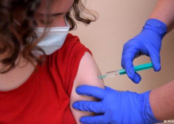 Центр Гамалеи подал заявку на исследование вакцины для детей от шести лет