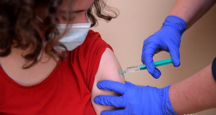 Центр Гамалеи подал заявку на исследование вакцины для детей от шести лет