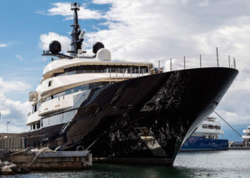 Спилберг продал свою 86-метровую суперъяхту