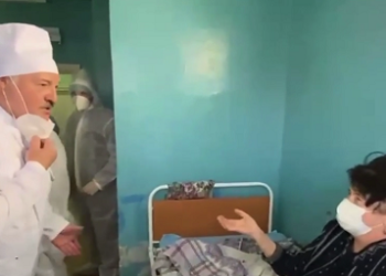 Лукашенко снял маску в красной зоне для подтверждения, что он не двойник