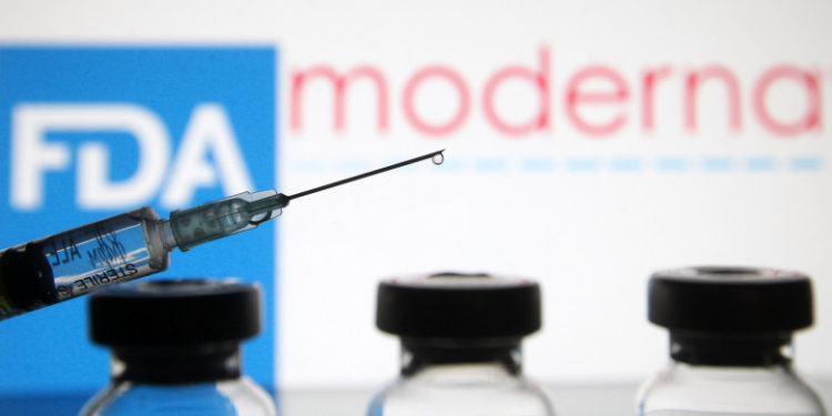 Moderna a anunțat că va dezvolta o doză de rapel specială pentru varianta Omicron din Africa de Sud