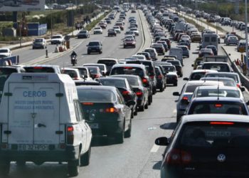 „Ceban a promis că o să facă poduri, parcări multietajate, dar a uitat”. Șoferii din capitală indignați că problema ambuteiajelor rămâne nerezolvată | VIDEO