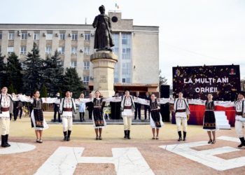 Orașul Orhei își celebrează Hramul! Au fost oferite mai multe diplome de recunoștință, dar și titluri de cetățean de onoare, nu au fost uitați nici eroii în alb | VIDEO