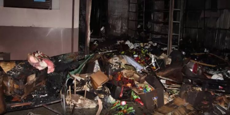 A dat foc unui butic din piață. Ce infracțiune pe care a comis-o în Chișinău a încercat să ascundă un bărbat din Drochia | VIDEO