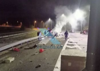 Detalii de la accidentul fatal din Grecia. Moldoveanul, care transporta cu un microbuz 14 migranți, încerca să scape de poliție | VIDEO