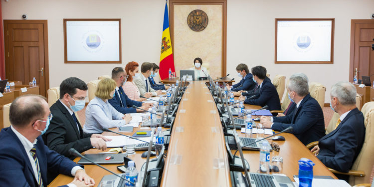 Deficitul bugetar pentru 2022 va constitui 15 miliarde de lei. Guvernul a aprobat bugetul de stat