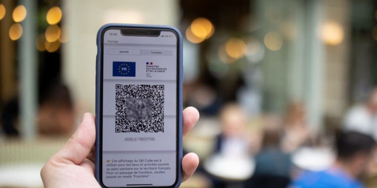 Prima ţară din lume care organizează referendum pentru certificatul COVID-19