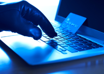 Un tânăr din Soroca, reținut pentru cel puțin 60 de escrocherii. Fura bani de pe carduri bancare