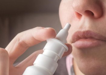 Гинцбург заявил, что вакцинированный интерназально не будет переносчиком коронавируса