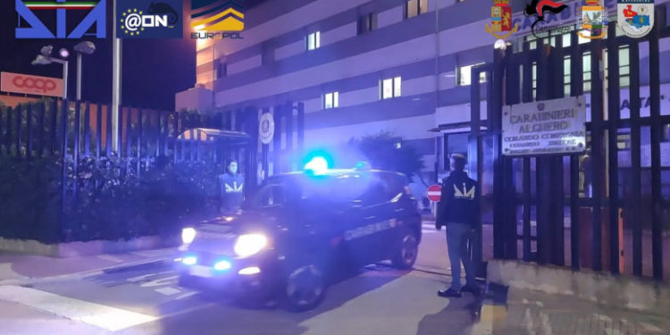 O nouă lovitură pentru cel mai puternic grup mafiot al Italiei, ‘Ndrangheta. Peste 100 de membri au fost arestați | VIDEO