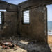 Un copil care doarme într-o casă prăbușită pe o plajă din Africa a impresionat o lume întreagă. Povestea din spatele fotografiei