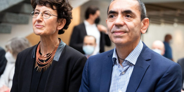 „Părinţii” vaccinului anti-COVID-19 de la Pfizer: Avem 15 vaccinuri împotriva cancerului aflate în teste clinice