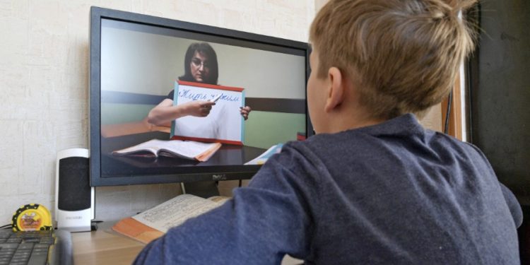 В Молдове родители школьников могут взять выходные на время прекращения занятий в школах