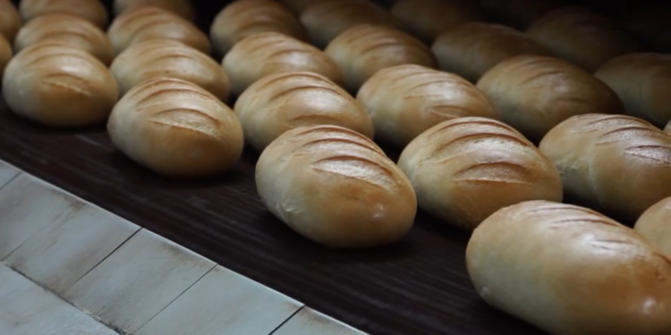 S-a scumpit pâinea la Bălți. Cel mai mare combinat a stabilit prețuri noi valabile de azi | VIDEO