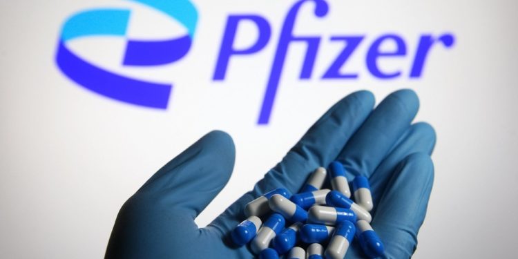 Pfizer anunță că pastila sa antivirală e „foarte eficientă” în tratarea COVID: „Rezultatele sunt dincolo de visurile noastre”