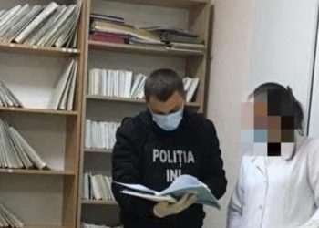 Detalii despre cazul falsificării certificatelor de vaccinare în patru centre de sănătate din raionul Fălești: Polițiștii au ridicat sute de acte, dar și certificate de vaccinare | VIDEO