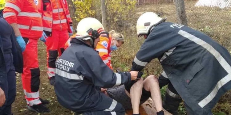 Un bărbat de 61 de ani a căzut într-o fântână, la Cantemir. A fost salvat de pompieri