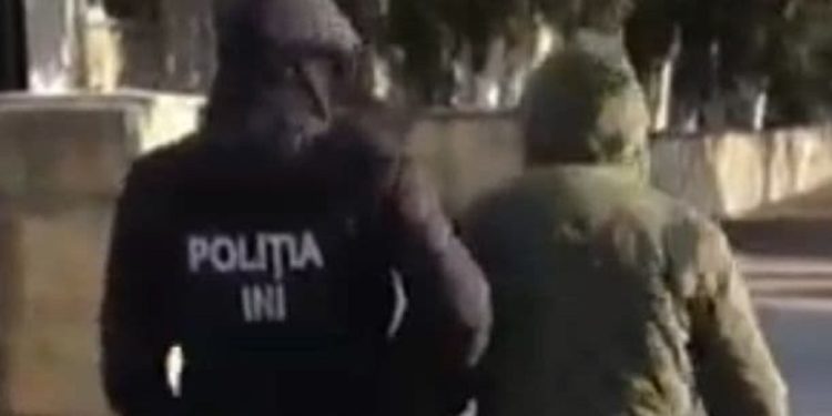 Reținut pentru șantaj: Un bărbat ar fi cerut mii de lei de la o tânără, amenințând-o că-i va publica pozele intime