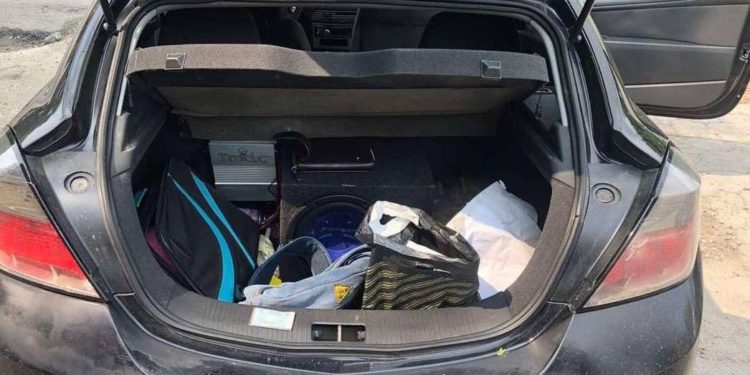 Spărgeau case și furau tot ce le găsea sub mână. Suspecții – reținuți | VIDEO