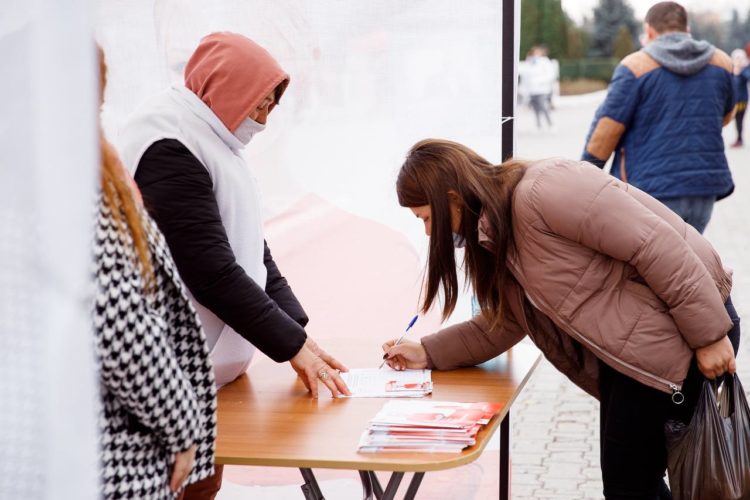 Марина Таубер в Бельцах: Дорогие бельчане, давайте вместе построим самый развитый город для ваших семей, внуков и детей! 21 ноября голосуйте сердцем! | VIDEO/FOTO