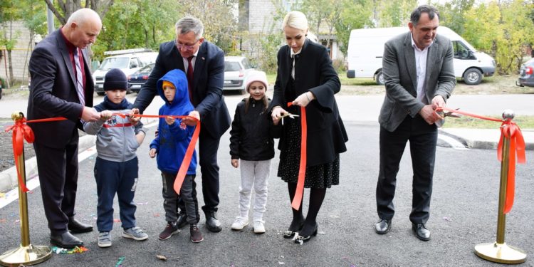 Peste 50 de curți de bloc din Orhei au fost modernizate de echipa lui Ilan Șor. O nouă curte a fost dată recent în exploatare